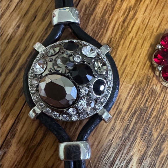 Ginger Snaps Black Bracelet with Interchangeable Charms - Picture 4 of 7